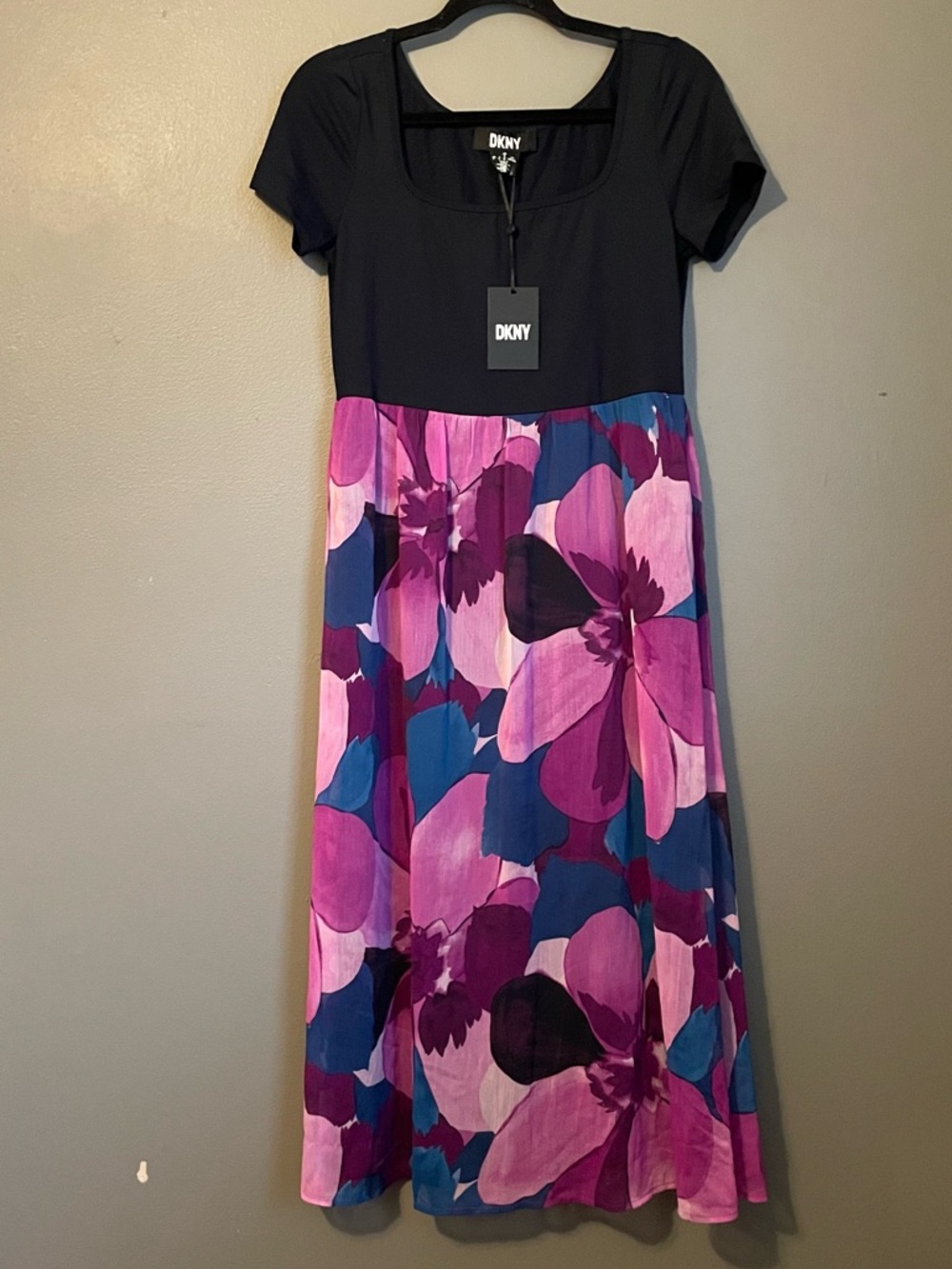 NWT DKNY Sz Small Women’s Black Floral Purple Short Sleeve Maxi Dress Ret $129!